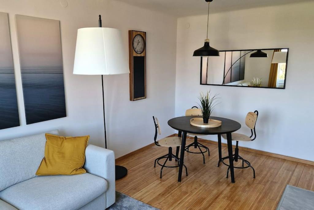 Midnight Blue Oasis - Center, Free Parking Apartment ซาเกร็บ ภายนอก รูปภาพ