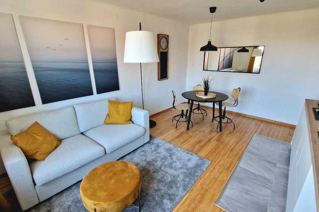 Midnight Blue Oasis - Center, Free Parking Apartment ซาเกร็บ ภายนอก รูปภาพ